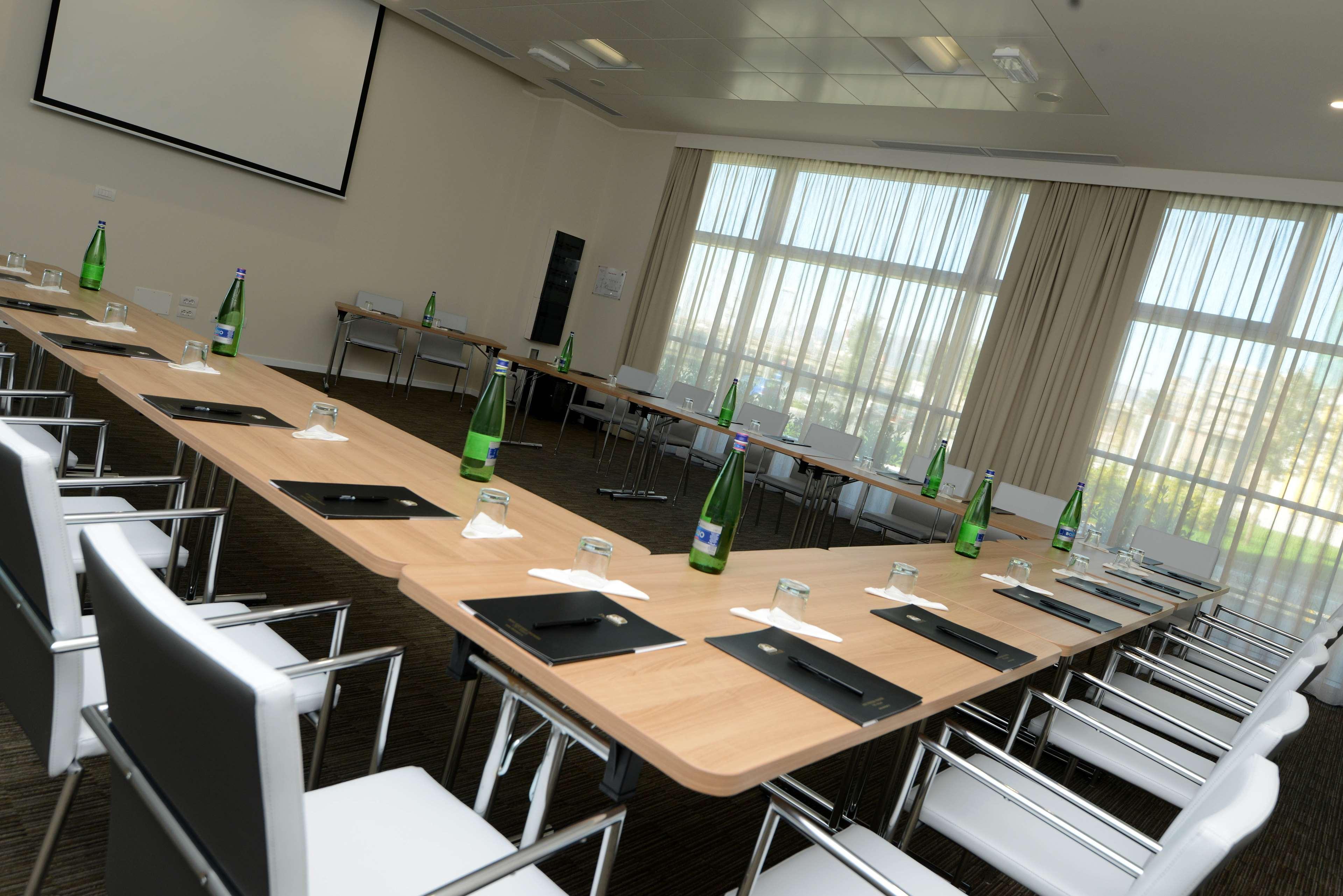 Best Western Premier Chc Airport Genoa Ngoại thất bức ảnh