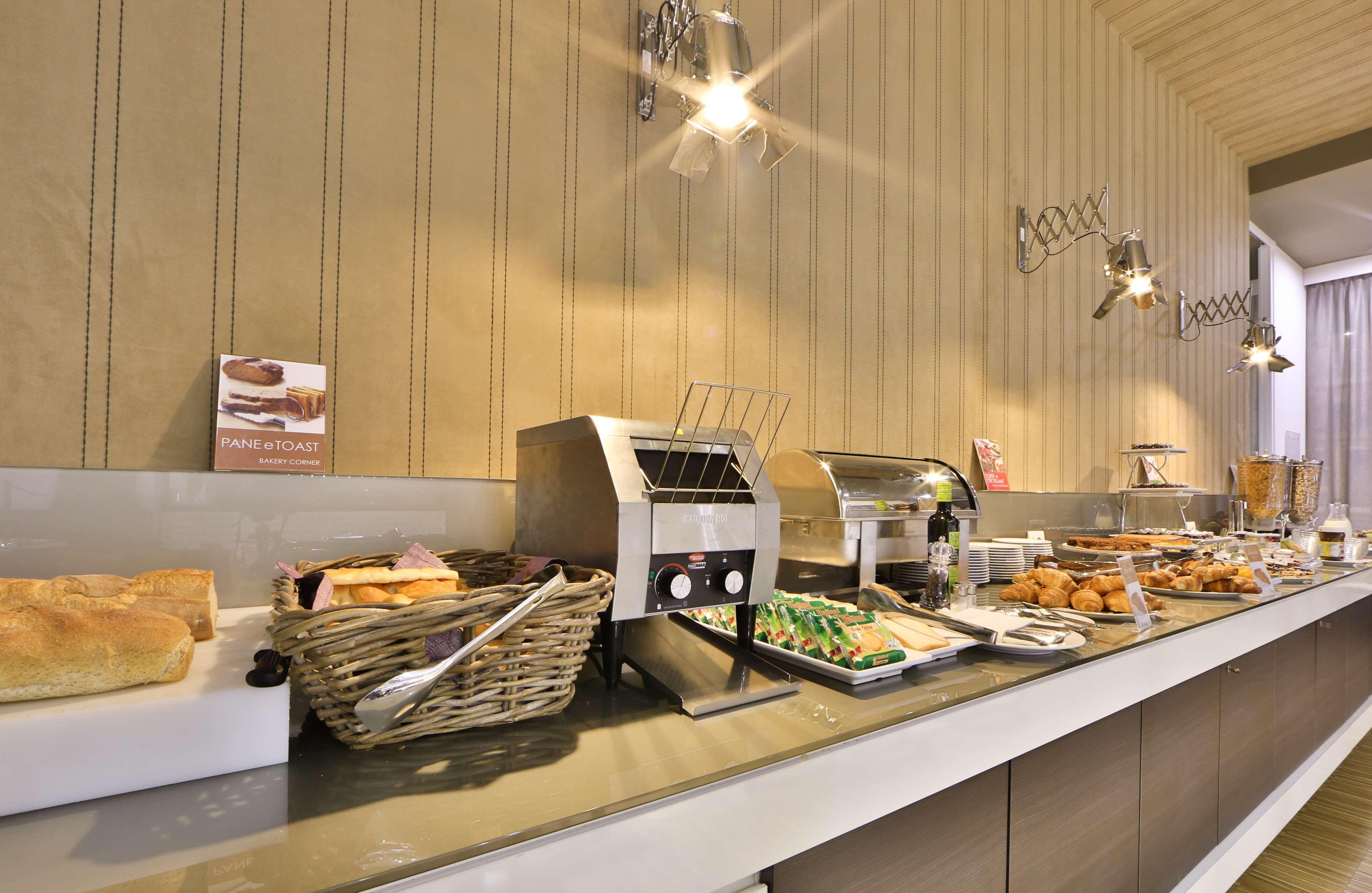 Best Western Premier Chc Airport Genoa Ngoại thất bức ảnh