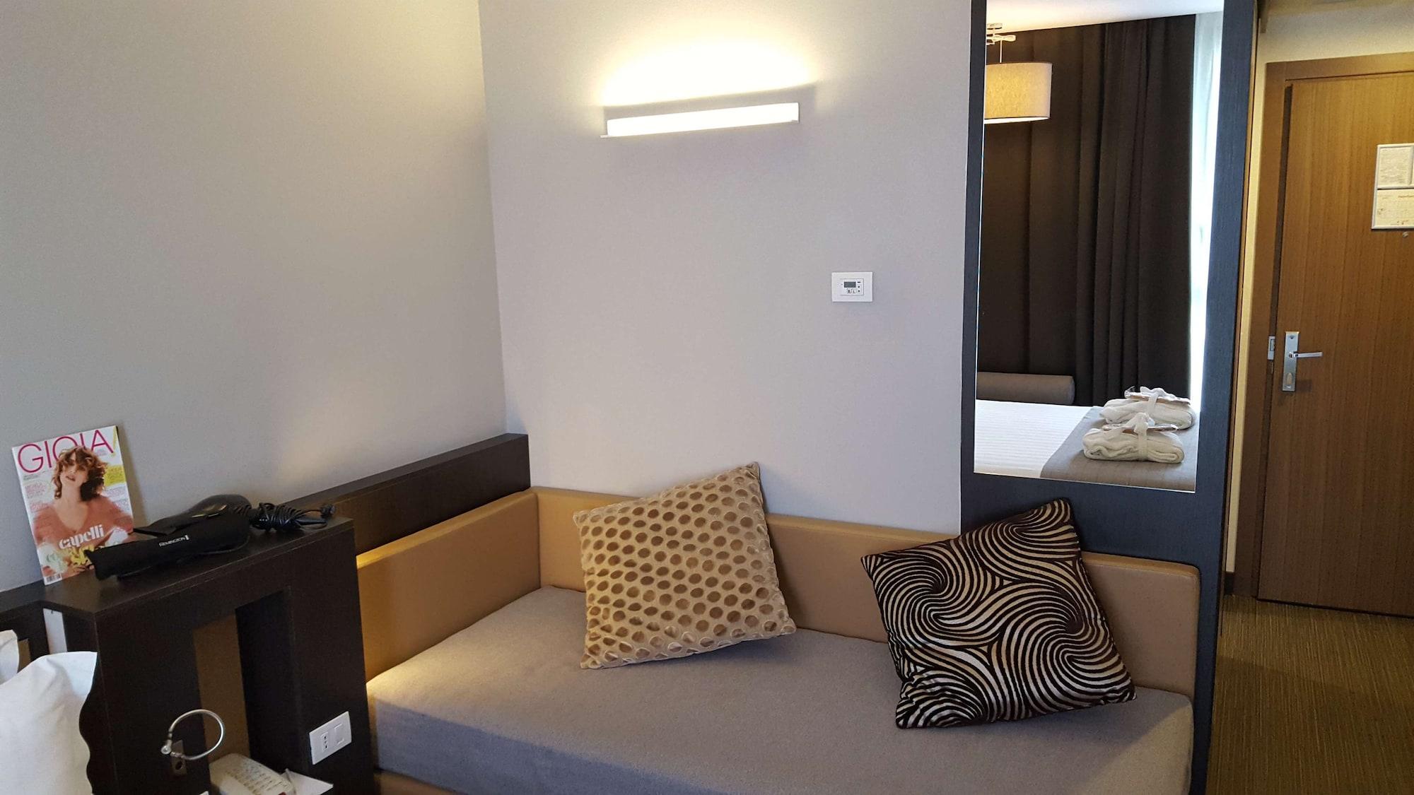 Best Western Premier Chc Airport Genoa Ngoại thất bức ảnh