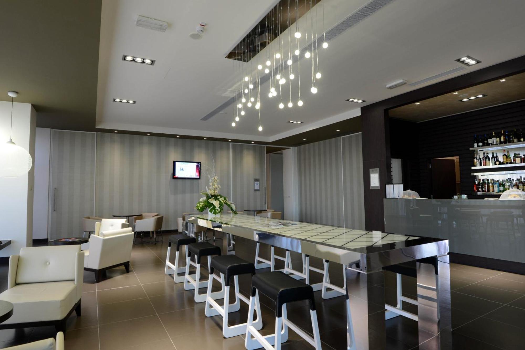 Best Western Premier Chc Airport Genoa Ngoại thất bức ảnh