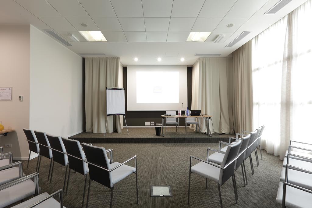 Best Western Premier Chc Airport Genoa Ngoại thất bức ảnh
