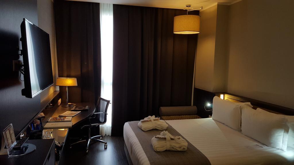 Best Western Premier Chc Airport Genoa Ngoại thất bức ảnh